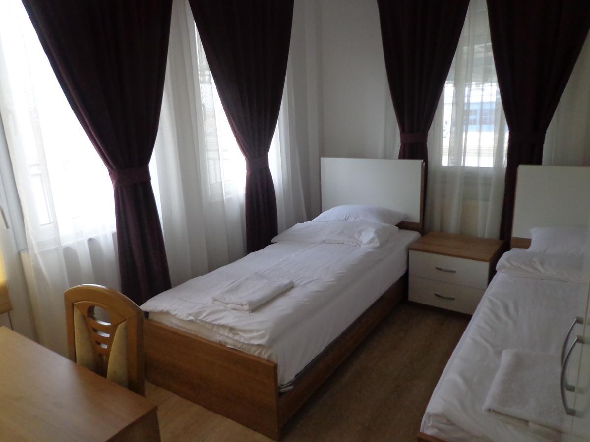 Hotel Rio Prishtinë Exterior photo