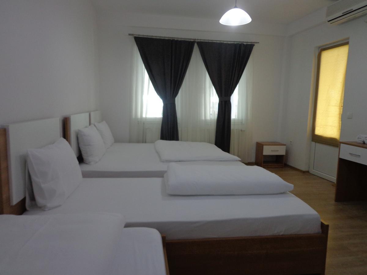 Hotel Rio Prishtinë Exterior photo